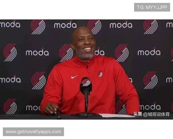 比卢普斯:全力以赴展现团队精神 对球员们感到无比骄傲 比卢普斯:全力以赴展现团队精神 对球员们感到无比骄傲