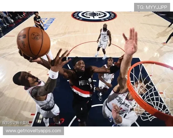 小卡称赞开拓者后卫施压表现 强调经历这样的比赛对球队有益